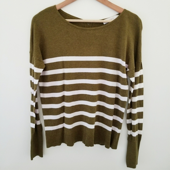 LOFT Sweaters - 🎃 Ann Taylor LOFT Button Back Striped Top Size M